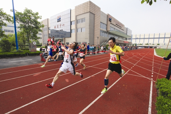 ����100�׾���