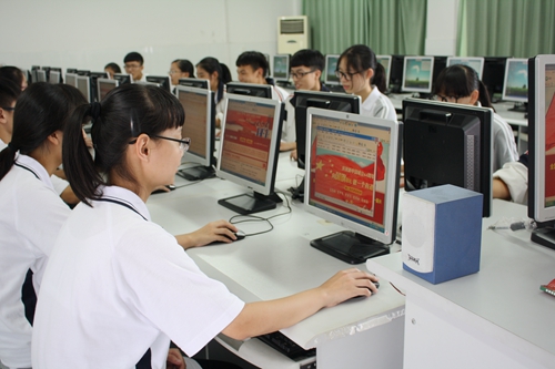 ͩ���һ��ѧ��չ������쾴������ǩ������